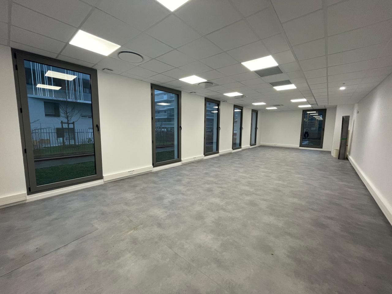 Bureau Cesson-Sévigné 100m² Location bureau Cesson-Sévigné Ille-et-Vilaine OLBUR2314928 4
